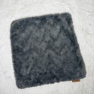 KOOLABURRA BY UGG / gray fuzzy faux fur square throw pillow cover / OS